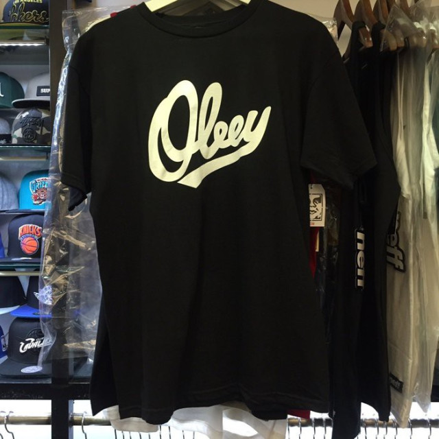 BEETLE 美牌 OBEY TEAM LOGO BLACK BASIC TEE 黑白 棒球 草寫 文字 短T S M
