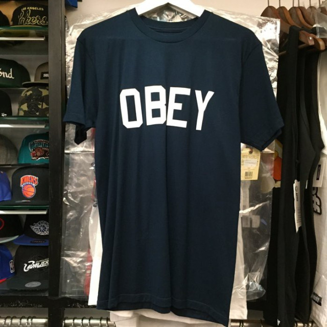 BEETLE 現貨 OBEY COLLEGIATE FONT LOGO 深藍 細字體 文字 短TEE OB-287 M