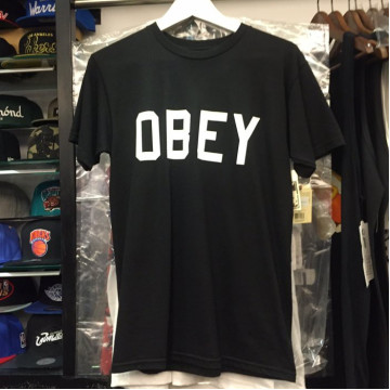 BEETLE 現貨 OBEY COLLEGIATE FONT LOGO 黑白 細字體 文字 短TEE OB-286 S