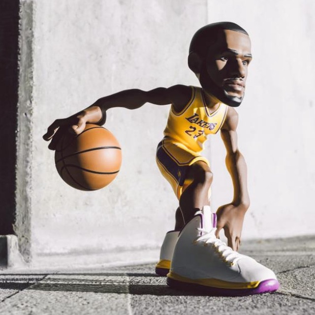 BEETLE ICONAI SMALL STARS NBA LEBRON JAMES 湖人隊 詹姆士 11吋 大頭公仔