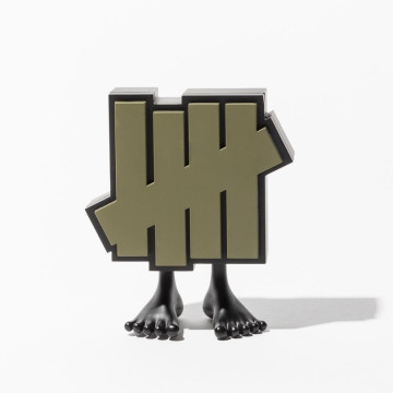 BEETLE KOKIES X BAIT X UNDEFEATED STRIKER LOGO 大腳ㄚ 軍綠 公仔