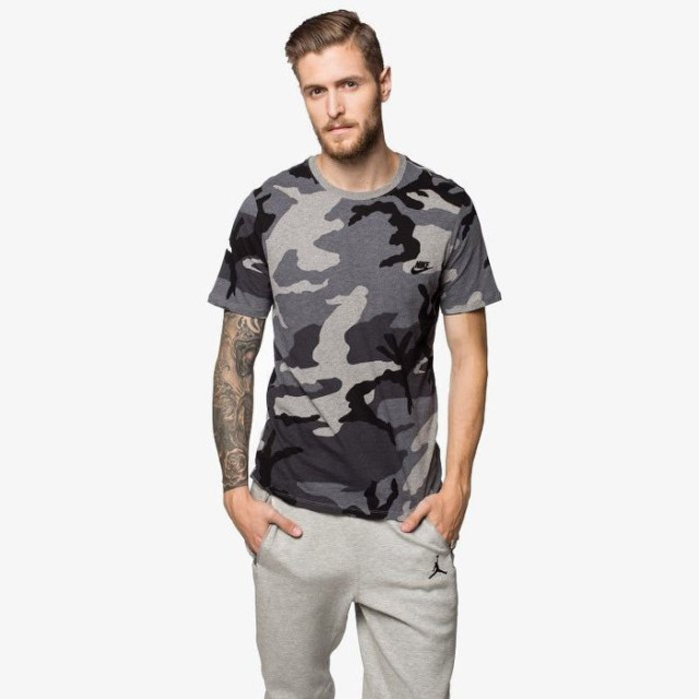 BEETLE NIKE CAMO FUTURA GRAY TEE 灰 白 滿版 迷彩 軍事  839615-043 男生