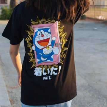 BEETLE BAIT X 哆啦A夢 ドラえもん 小叮噹 道具 任意門 聯名 藤子不二雄 黑色 短T TEE