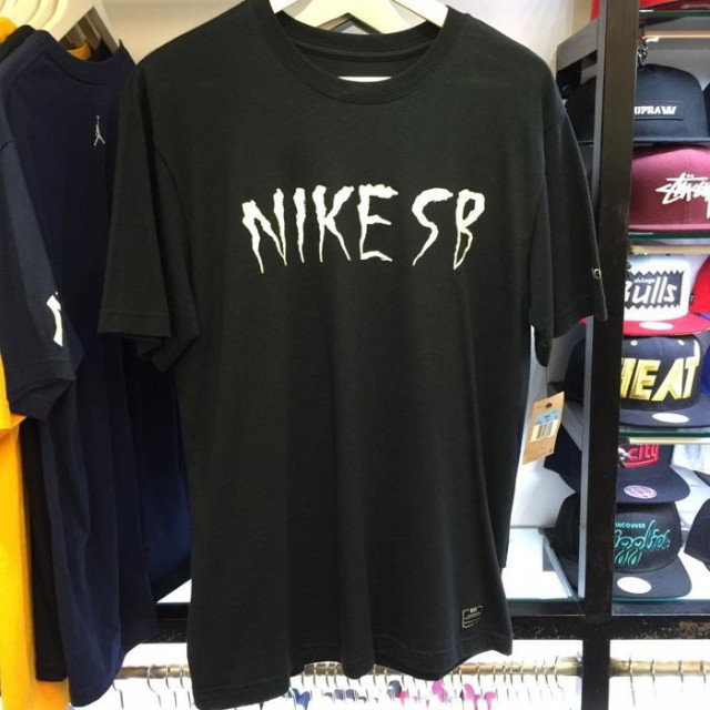 BEETLE NIKE SB NECKFACE TEE 黑 文字 LOGO 短TEE NECK 534576-010 M