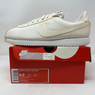 展示品 雙腳發黃 特價 BEETLE NIKE CORTEZ BASIC  819719-110 US 9.5