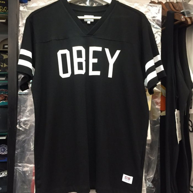 BEETLE 美牌 OBEY MADDOX 條紋 V領 黑 白 文字 LOGO OFF WHITE 短T S M L