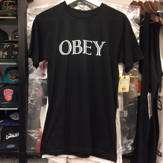 BEETLE OBEY MELLOW MOOD FONT LOGO 文字 特殊字體 黑 白 短T TEE S