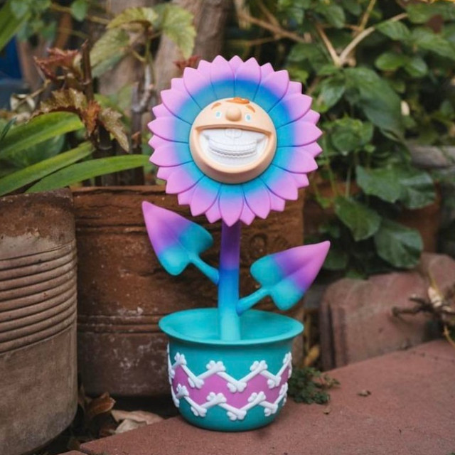 BEETLE BAIT RON ENGLISH CHARLIE GRIN 查理布朗 太陽花 公仔 聯名