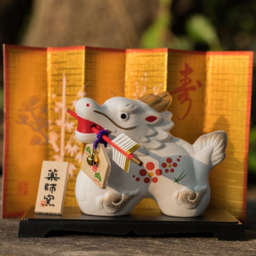 BEETLE 2024年 薬師窯 招福干支 辰 龍 招福 錦彩招福辰 破魔矢付 龍馬精神 開運 招財 陶製品 裝飾