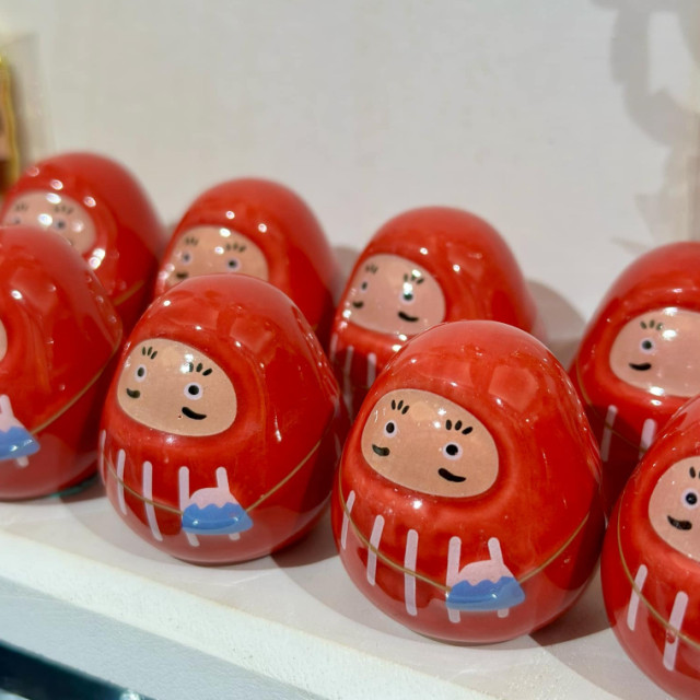 BEETLE 日本 達摩富士山 不倒翁 陶瓷 公仔 擺設 紅色達摩 祈福 除厄 祈願 開店 送禮小物